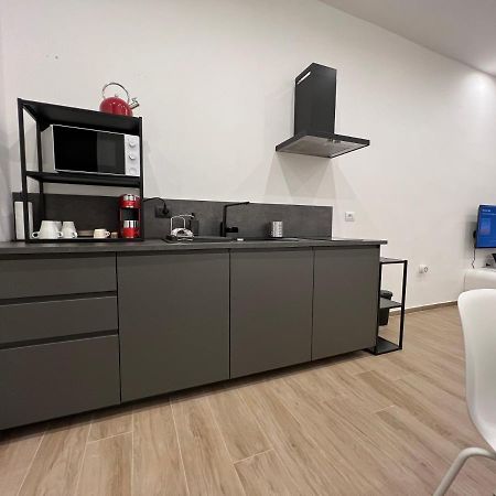 Citywise Vittorio - Independent Apartment Near Bari Central Station Ngoại thất bức ảnh