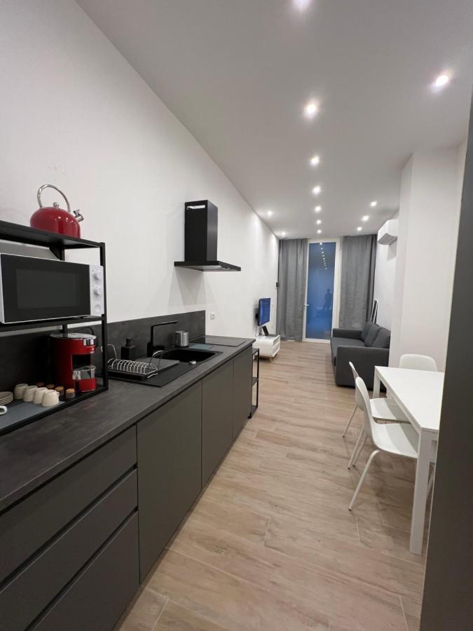 Citywise Vittorio - Independent Apartment Near Bari Central Station Ngoại thất bức ảnh