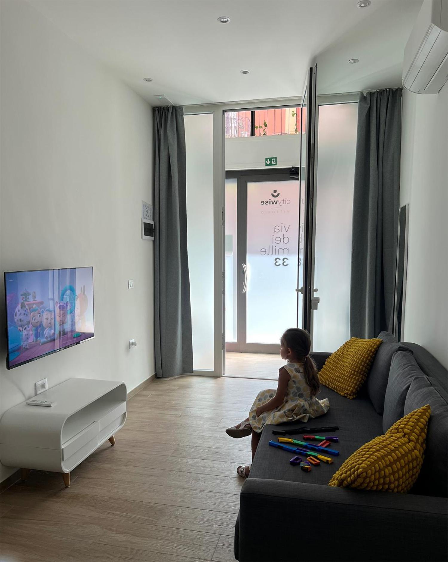 Citywise Vittorio - Independent Apartment Near Bari Central Station Ngoại thất bức ảnh