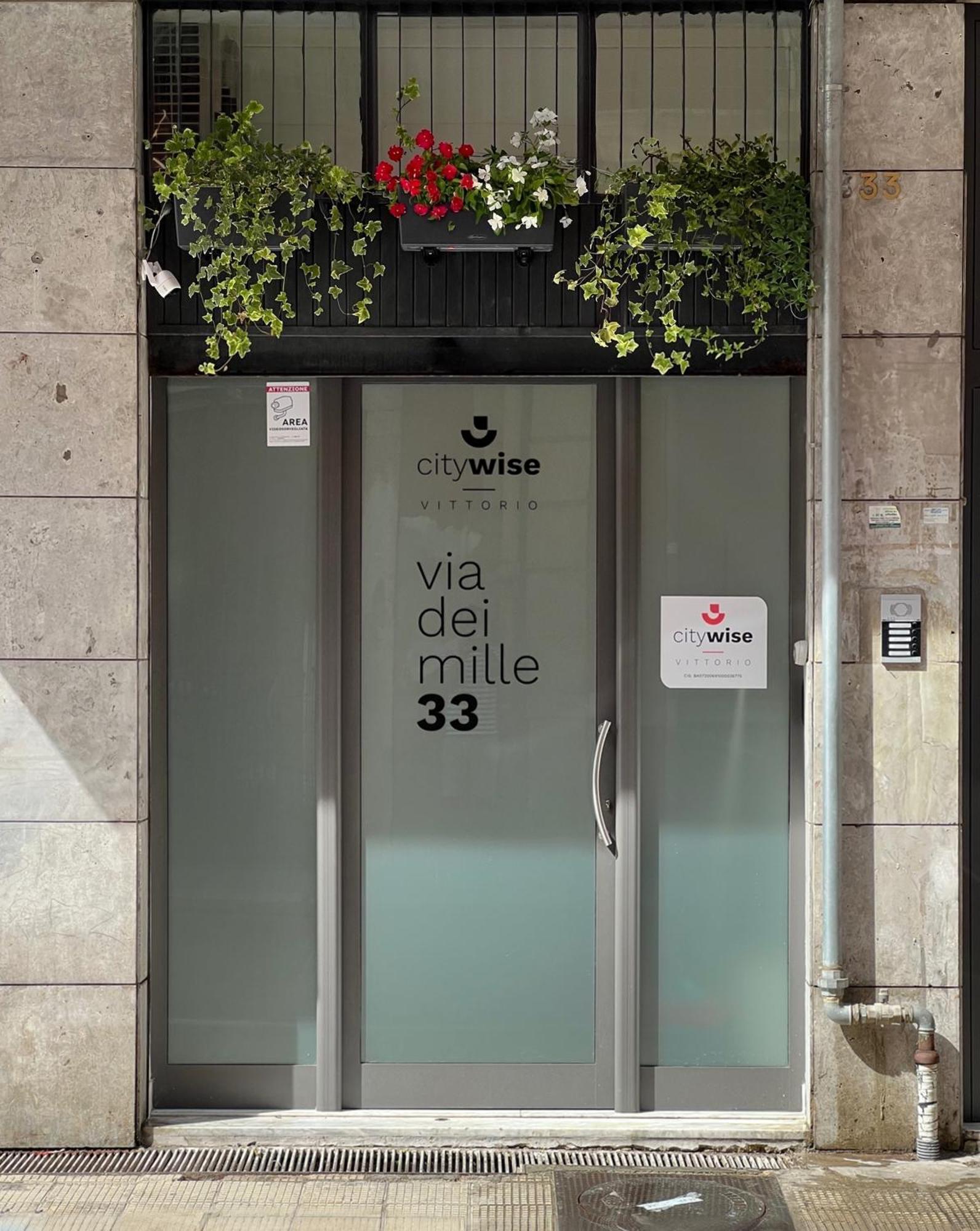 Citywise Vittorio - Independent Apartment Near Bari Central Station Ngoại thất bức ảnh